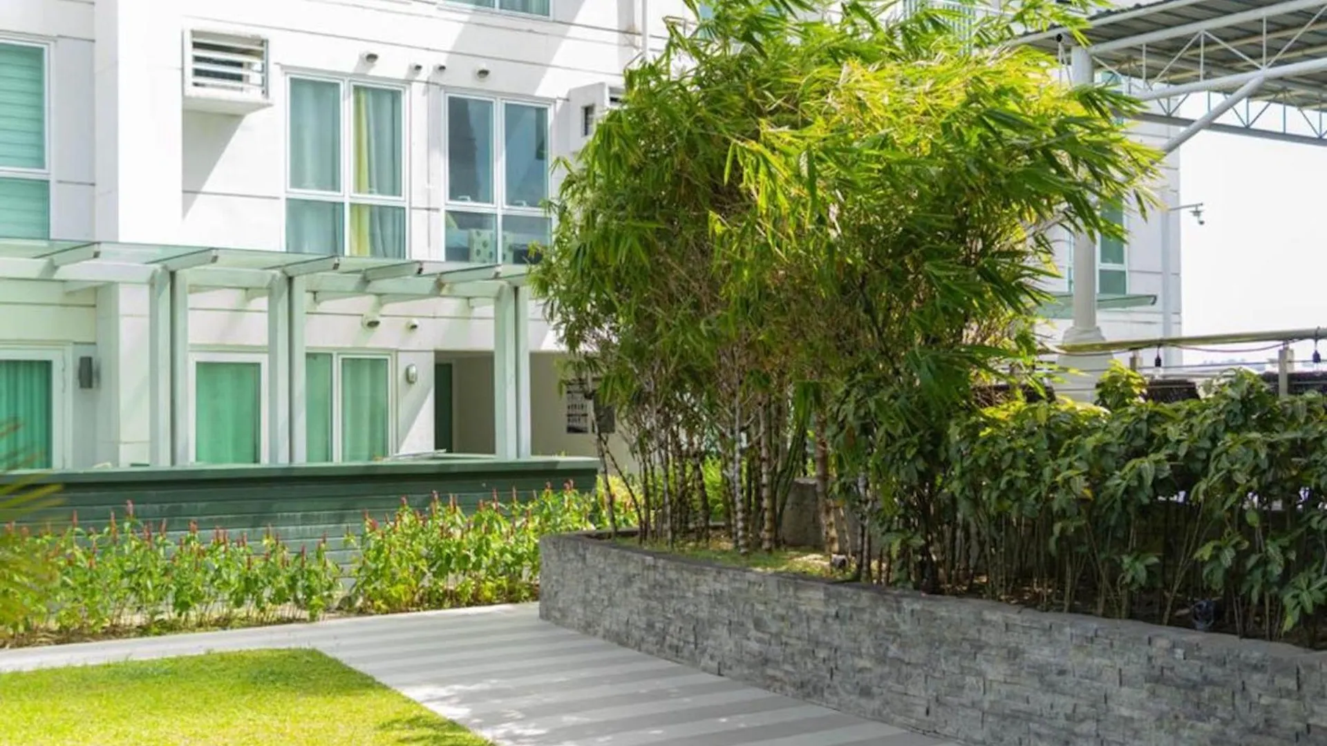 Apartment Walk To Abreeza Mall, High Floor, 1 Bedroom, Balcony With View, Parking, Wifi, Netflix, Kitchen, Washer - T1-2518 Davao Stadt