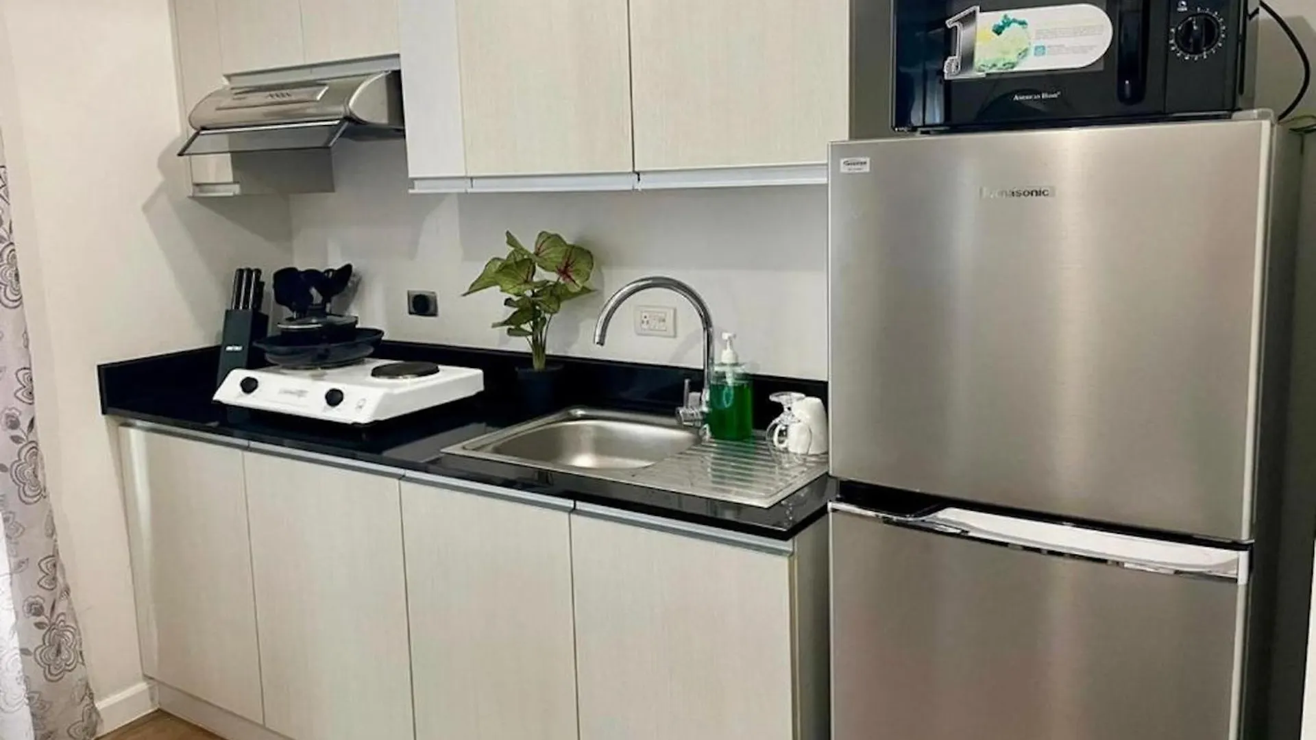 Walk To Abreeza Mall, High Floor, 1 Bedroom, Balcony With View, Parking, Wifi, Netflix, Kitchen, Washer - T1-2518 Davao Stadt Apartment